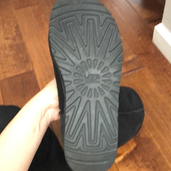 Original Black Authentic Uggs - Picture 7 of 7